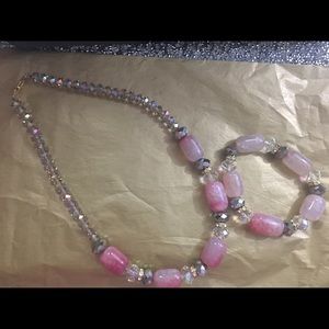 NATURAL GEMSTONE CRYSTAL NECKLACE AND BRACELET.